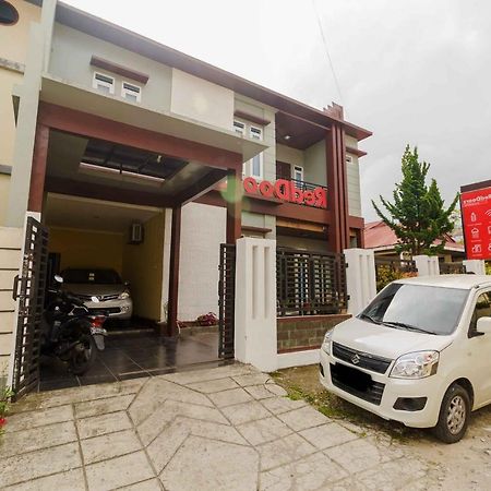 RedDoorz Syariah near Jam Gadang Bukittinggi 2 Hotel Bagian luar foto