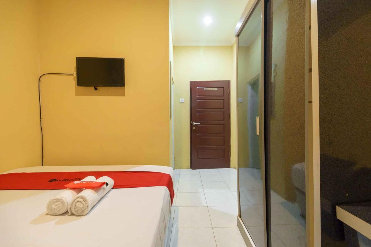 RedDoorz Syariah near Jam Gadang Bukittinggi 2 Hotel Bagian luar foto